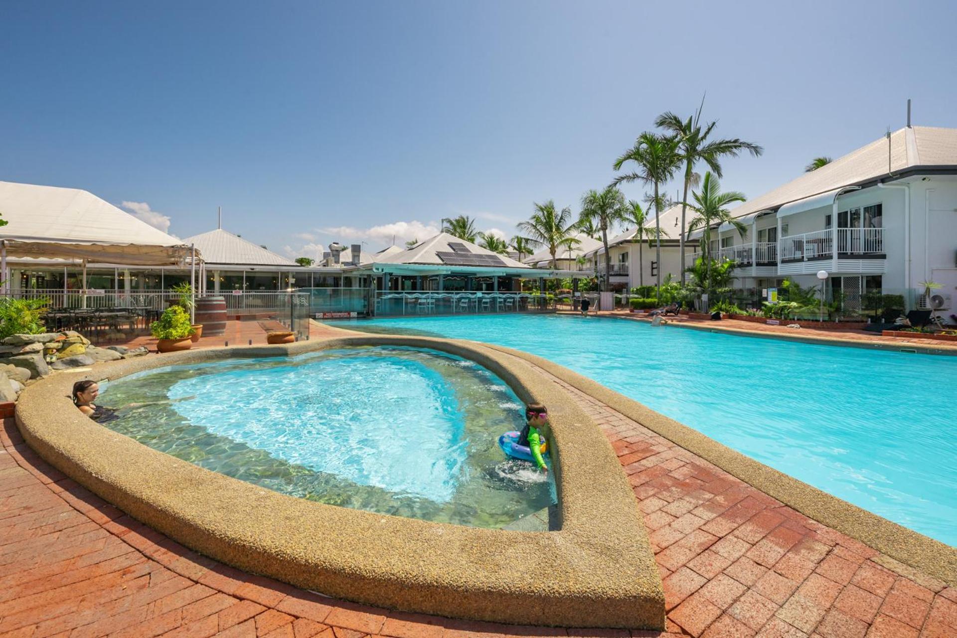 The Resort At Dolphin Heads Mackay Buitenkant foto